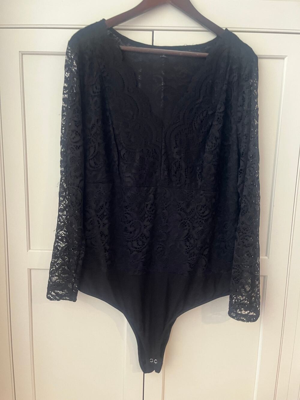 Torrid lace bodysuit long sleeve Sz. 2 (2X) black NWOT